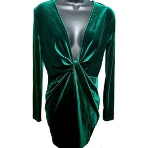 🎉HOST PICK🎉 NWOT SHEIN Green Velvet Long-Sleeved Dress